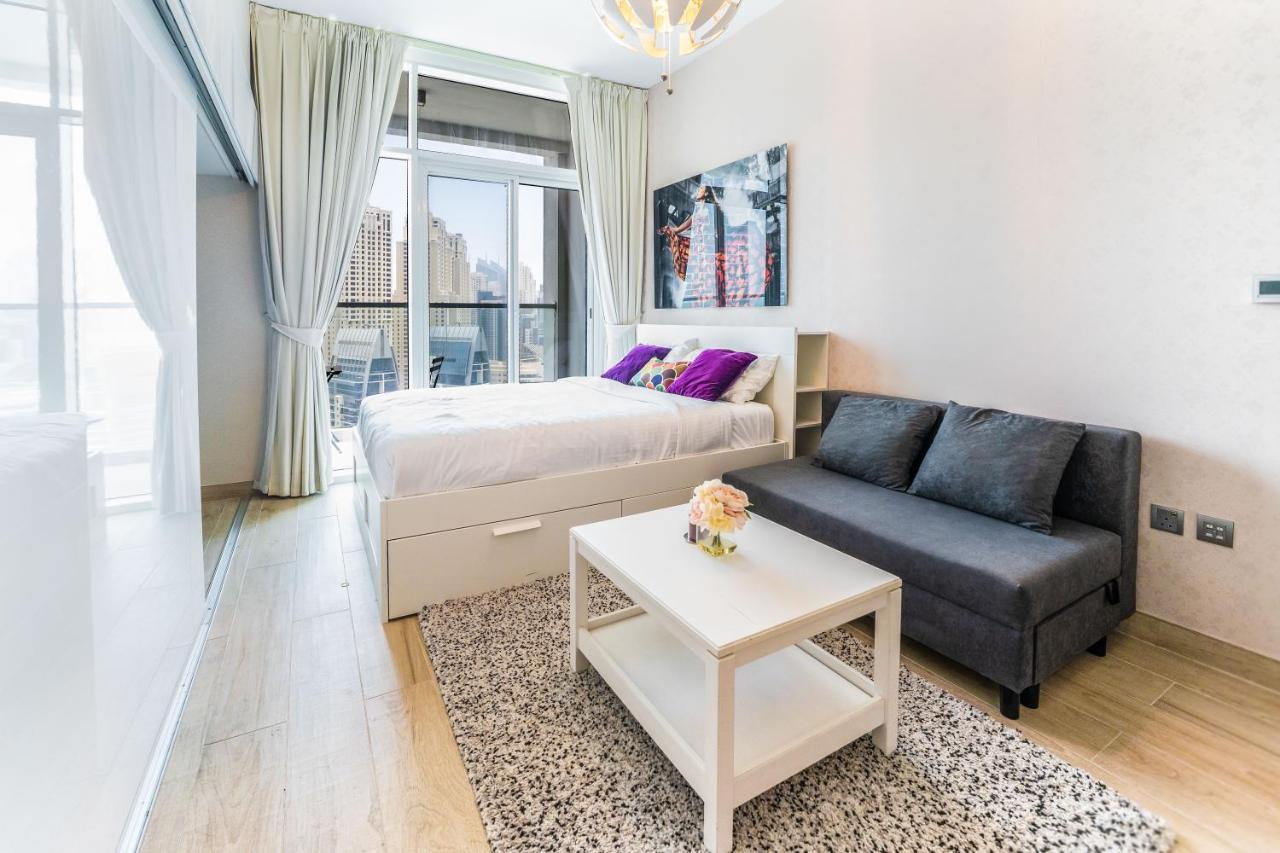 Fam Living - Marina Marvel - Studio Apartment With Breathtaking Views In Studio One Tower Dubai Exteriör bild
