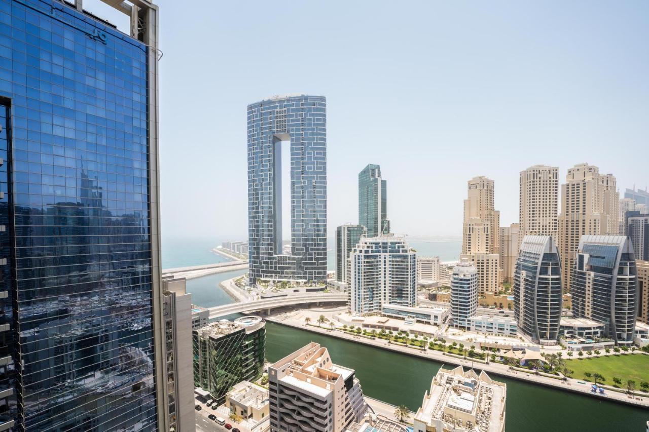 Fam Living - Marina Marvel - Studio Apartment With Breathtaking Views In Studio One Tower Dubai Exteriör bild