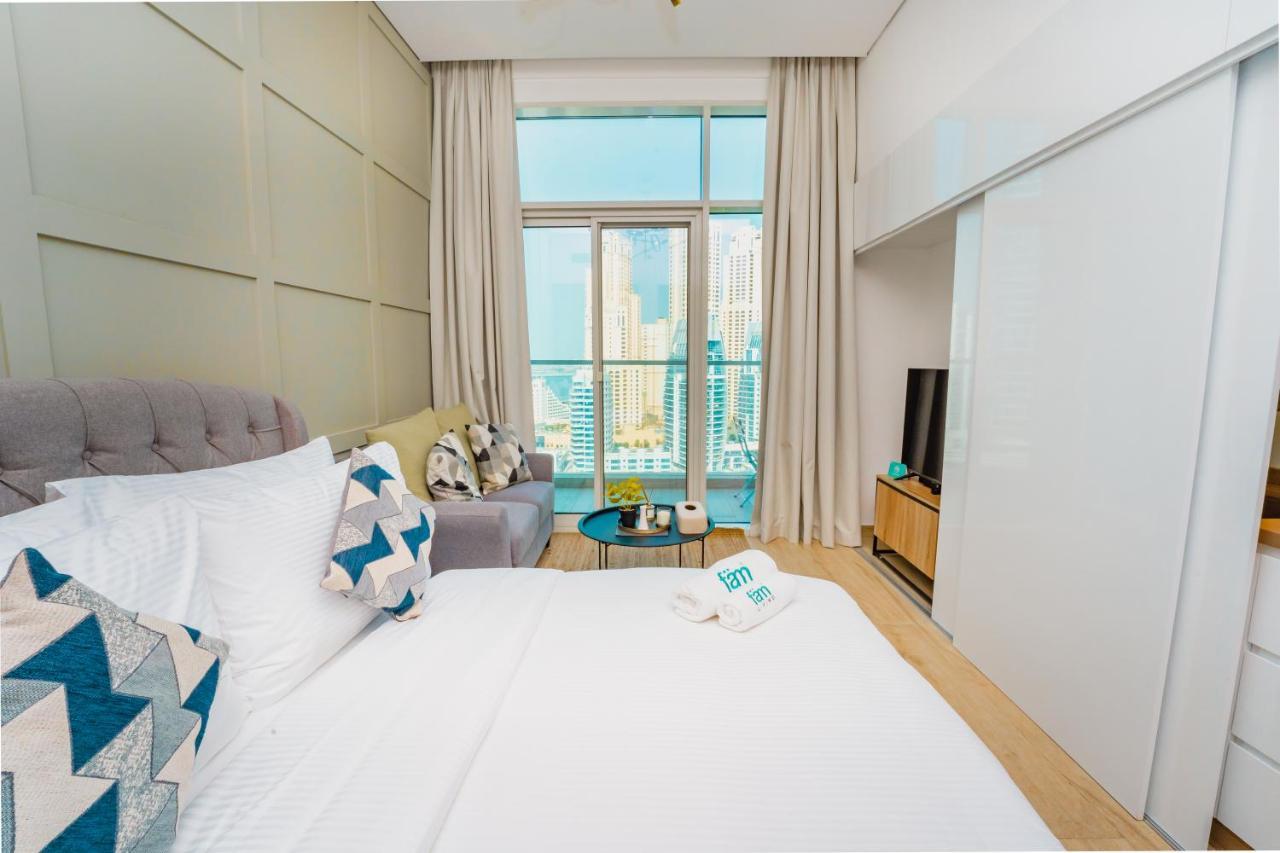 Fam Living - Marina Marvel - Studio Apartment With Breathtaking Views In Studio One Tower Dubai Exteriör bild
