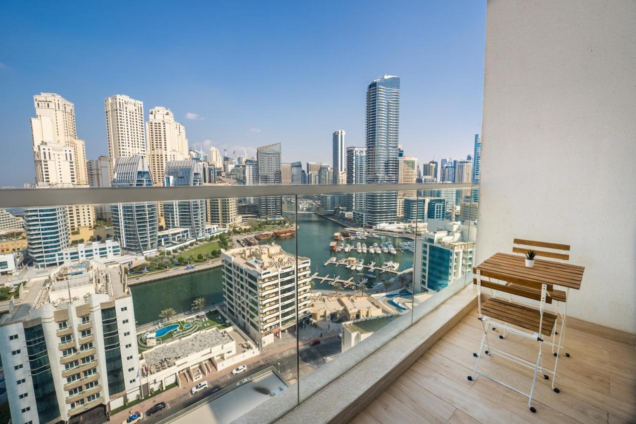 Fam Living - Marina Marvel - Studio Apartment With Breathtaking Views In Studio One Tower Dubai Exteriör bild