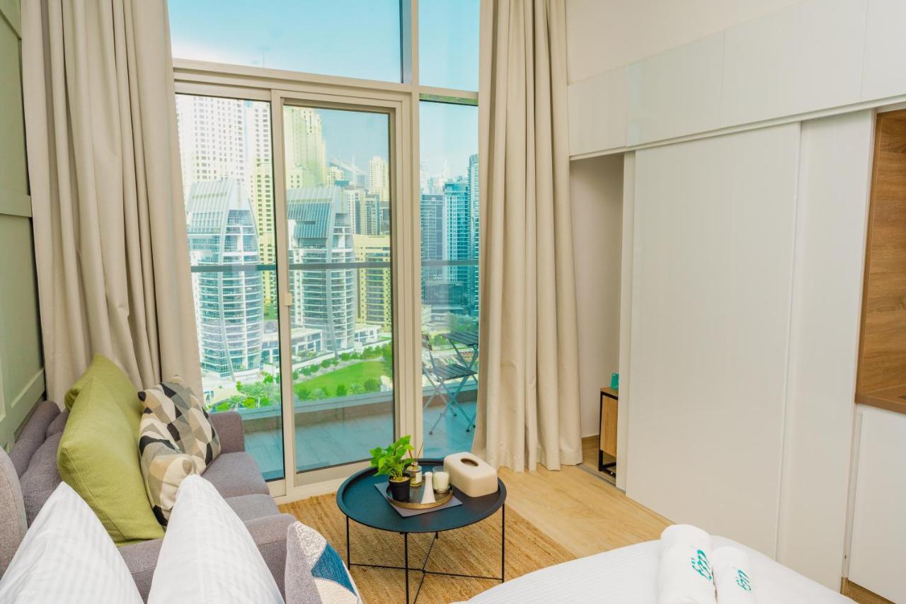 Fam Living - Marina Marvel - Studio Apartment With Breathtaking Views In Studio One Tower Dubai Exteriör bild