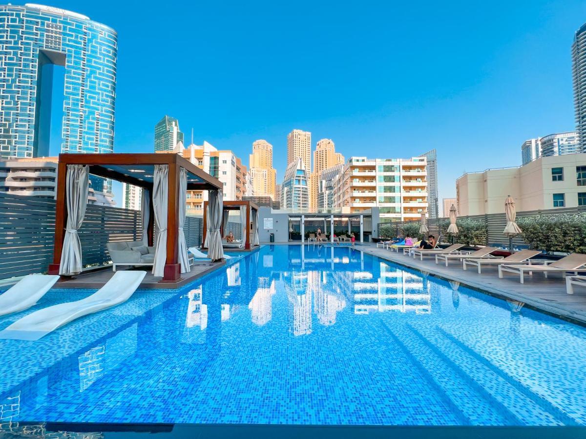 Fam Living - Marina Marvel - Studio Apartment With Breathtaking Views In Studio One Tower Dubai Exteriör bild