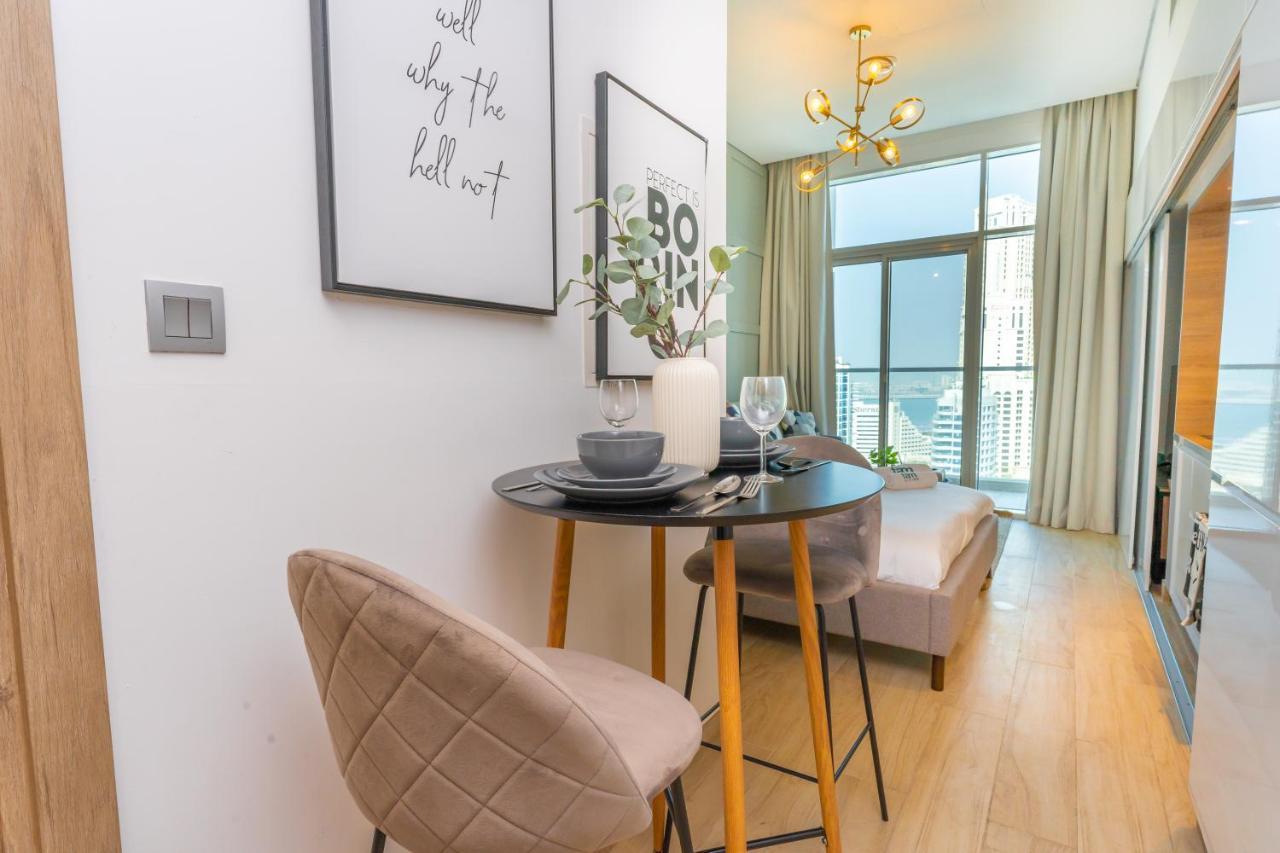 Fam Living - Marina Marvel - Studio Apartment With Breathtaking Views In Studio One Tower Dubai Exteriör bild