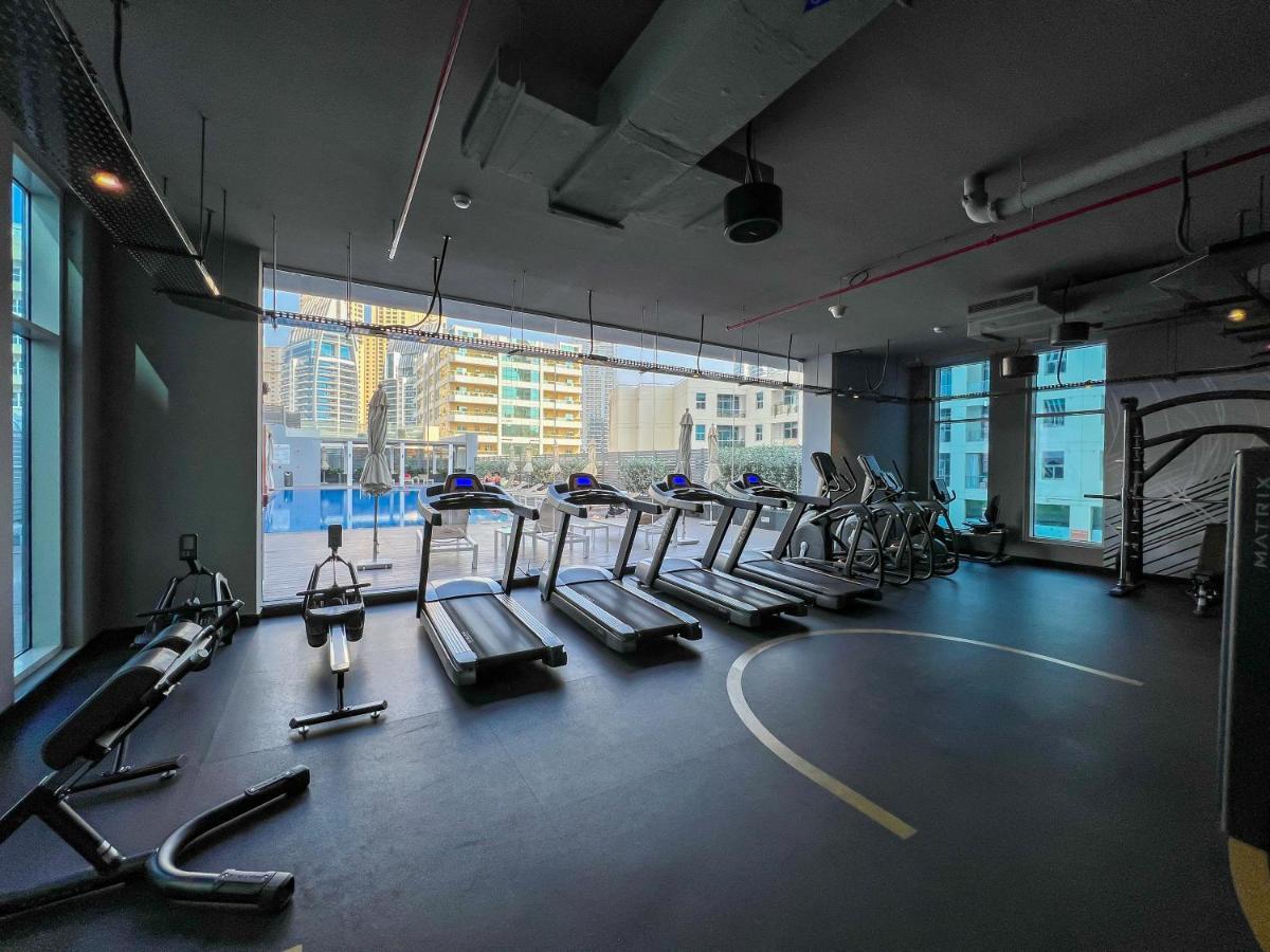 Fam Living - Marina Marvel - Studio Apartment With Breathtaking Views In Studio One Tower Dubai Exteriör bild